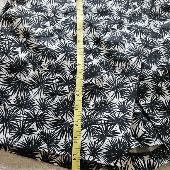 Michael Kors Black/White Palm Print Wrap Front Skort w/Front Pockets Size 8 - Picture 11 of 11